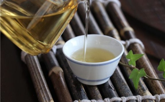 Drink Tea in Moderation: How Much Is Healthy Per Day?