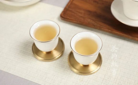 Nourishing the Lungs and Beautifying the Skin: What Tea is Suitable?