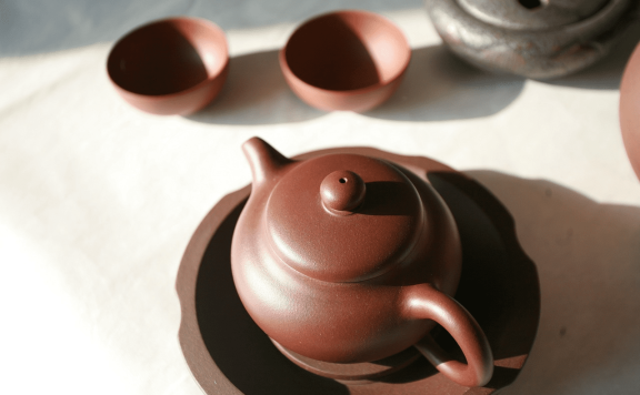 How to Identify a Purple Clay Teapot? A Beginner’s Guide