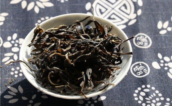 Not a Tea Connoisseur? How to Buy Suitable Pu’er Tea