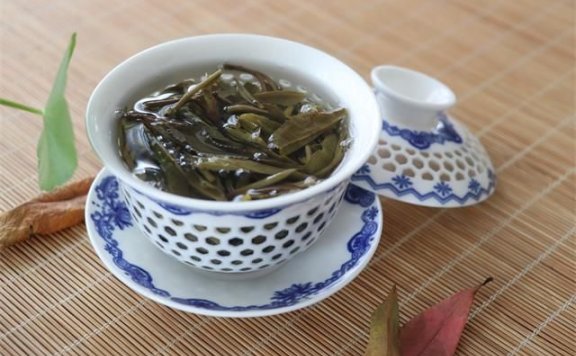 Old Xu on Tea: The Surprising Difference in Taste When Brewing the Same Tea with Different Utensils!