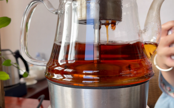 Should You Discard the First Infusion When Brewing Tea?