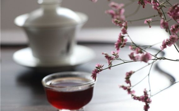 What Tea Should You Drink in Autumn for Optimal Health?