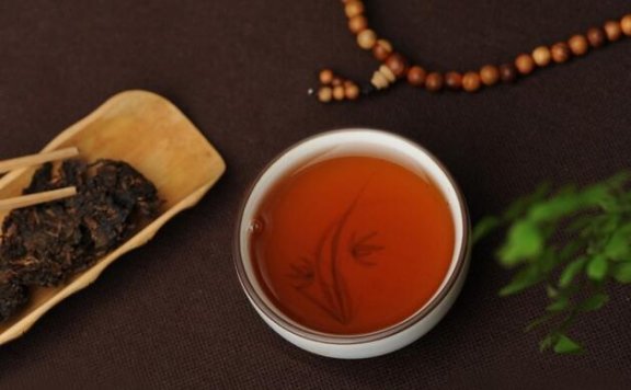 Elegant Women, Like Pu’er Tea