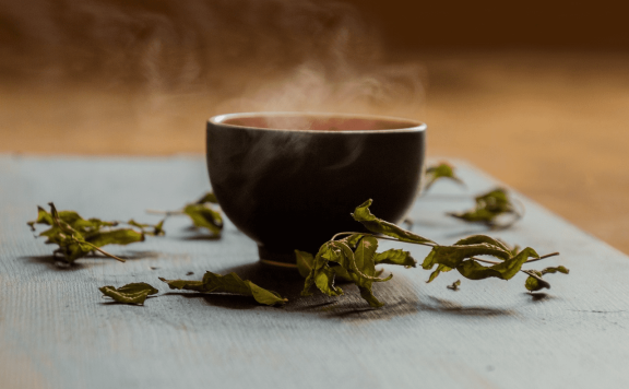 Tea Full Betrays, Wine Full Honors: Why Should Tea Not Be Poured Full?