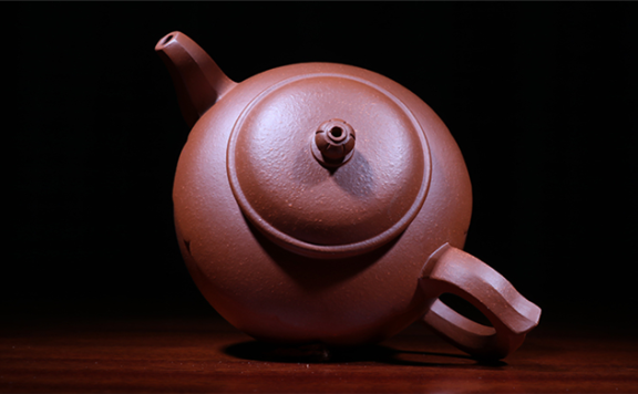 Tens of thousands of yuan for a Purple Clay Teapot—is it because the clay is particularly expensive, or…?