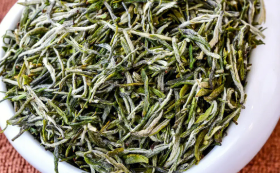 How to Identify the Characteristics of Xinyang Maojian Tea