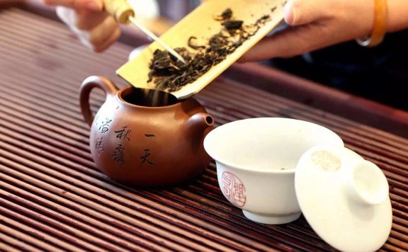 Should You Discard the First Infusion of Tea? Unveiling the Truth and Misconceptions About “Washing Tea”