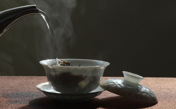 Four Methods of Water Pouring in Tea Brewing